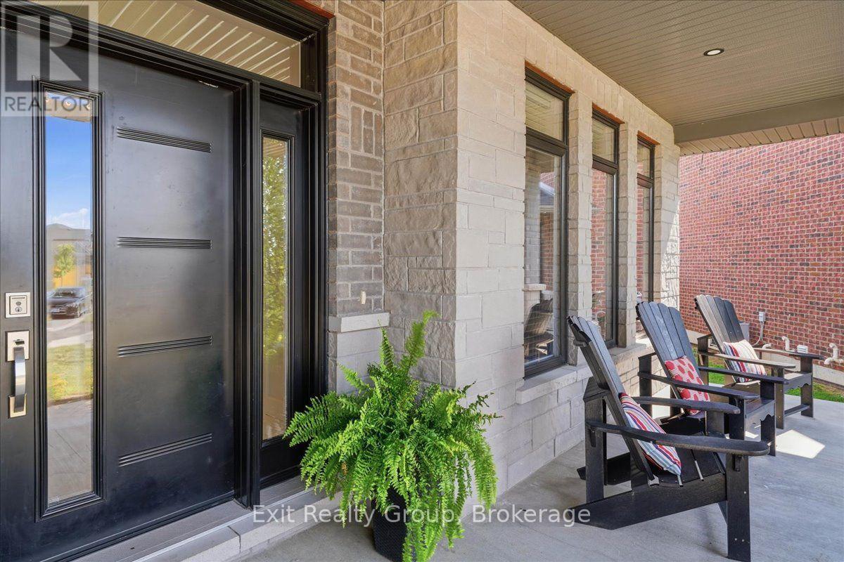 48 HUMMINGBIRD DRIVE - 4