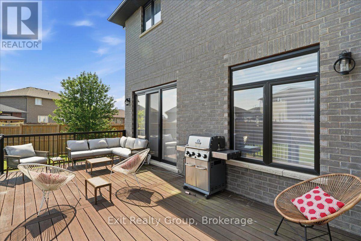48 HUMMINGBIRD DRIVE - 44