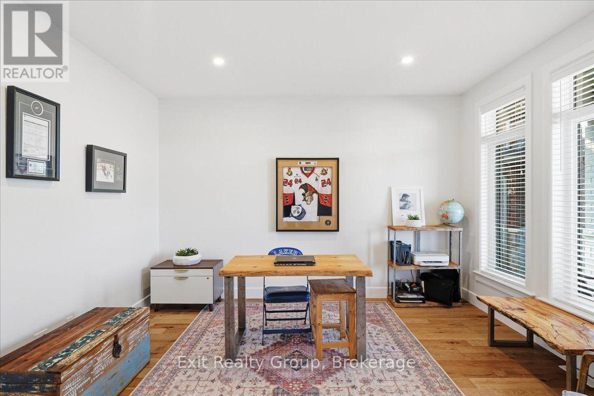 48 HUMMINGBIRD DRIVE - 7