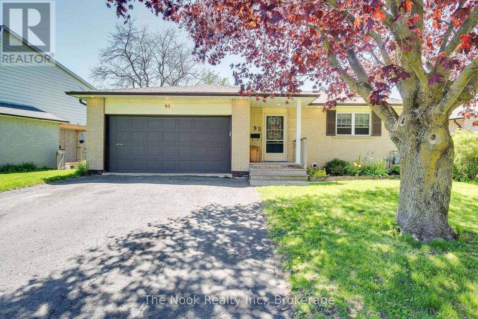 95 PEACOCK BOULEVARD - 1