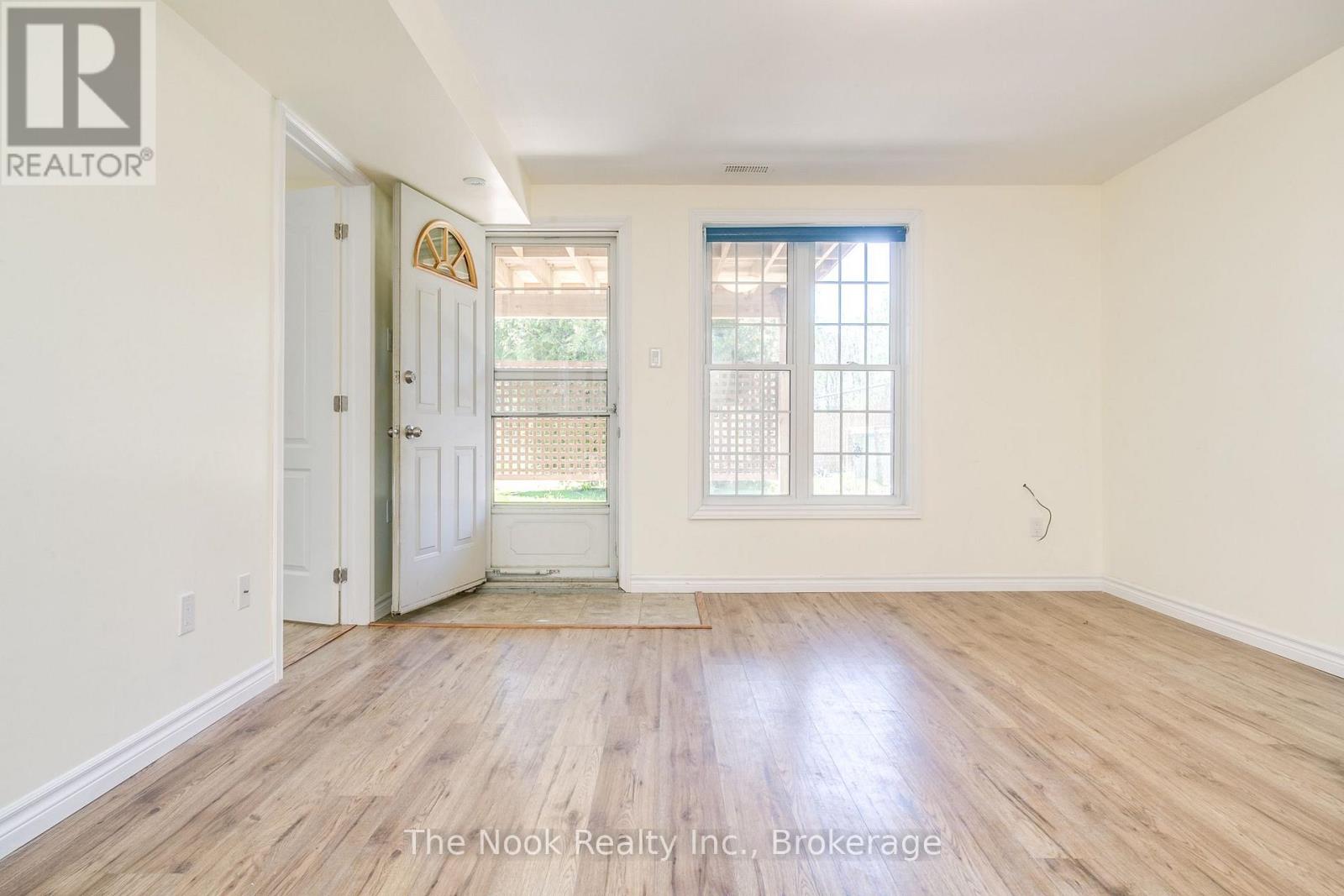 95 PEACOCK BOULEVARD - 13