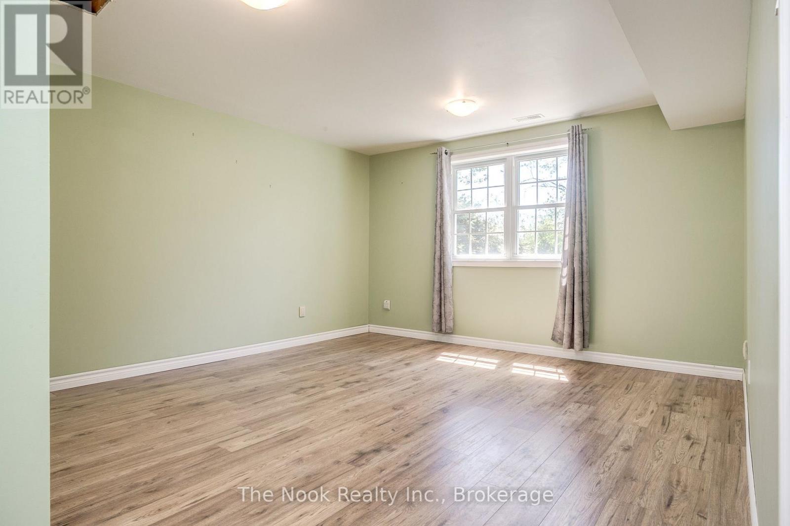 95 PEACOCK BOULEVARD - 17