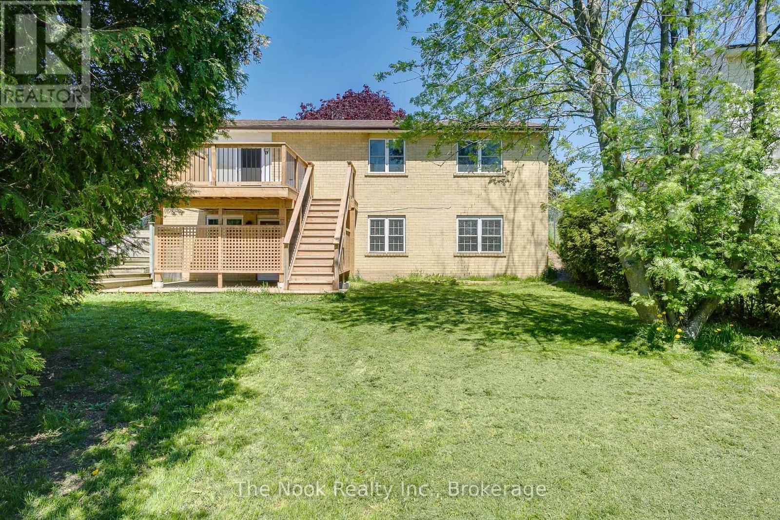 95 PEACOCK BOULEVARD - 2