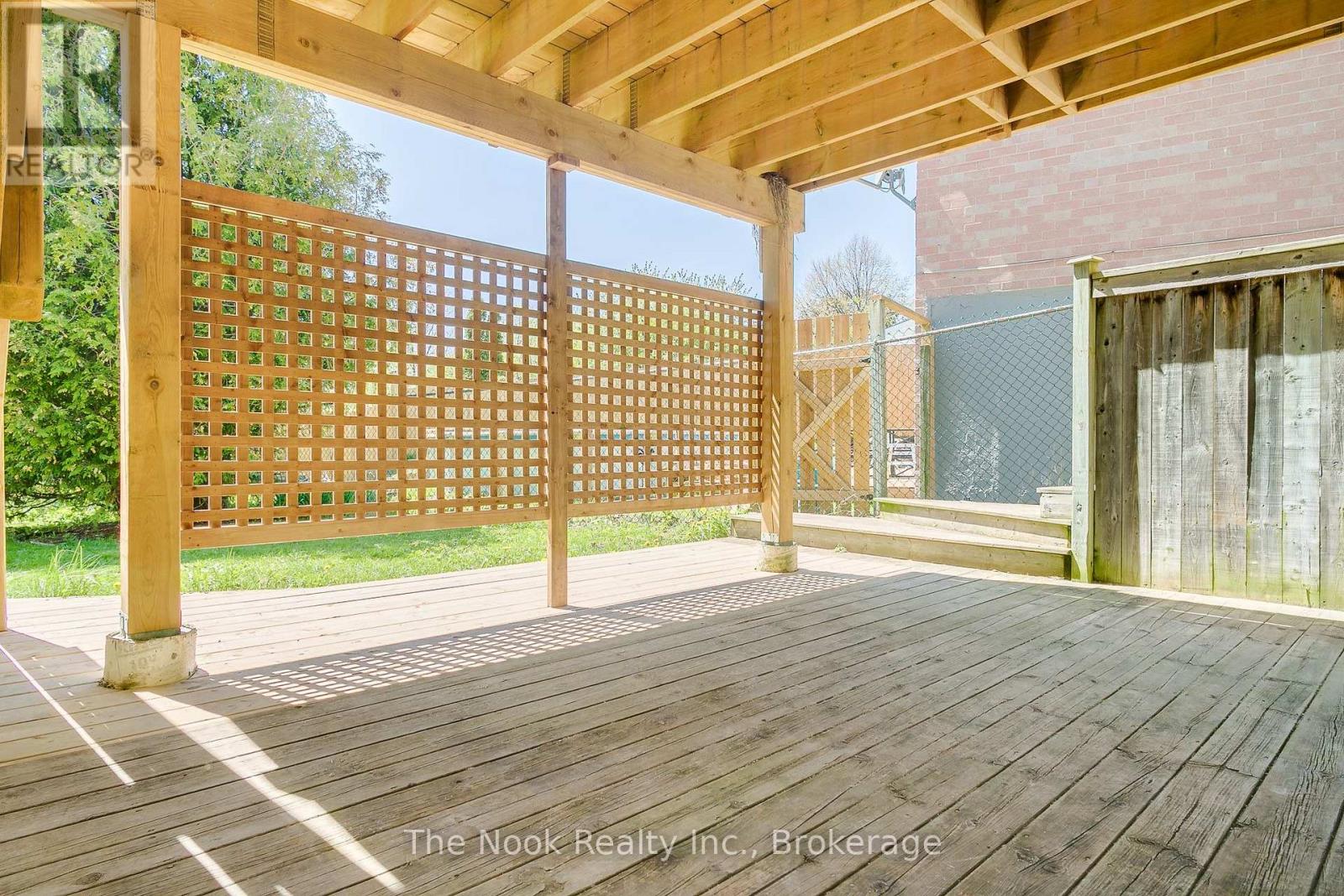 95 PEACOCK BOULEVARD - 24