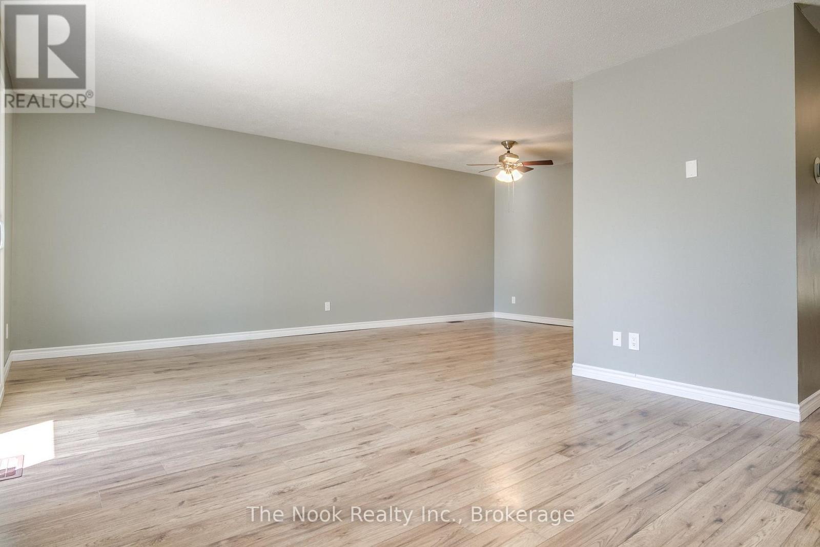 95 PEACOCK BOULEVARD - 5