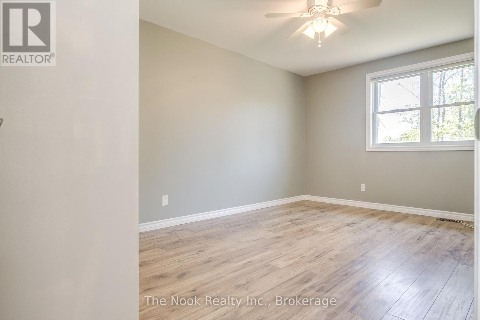 95 PEACOCK BOULEVARD - 7