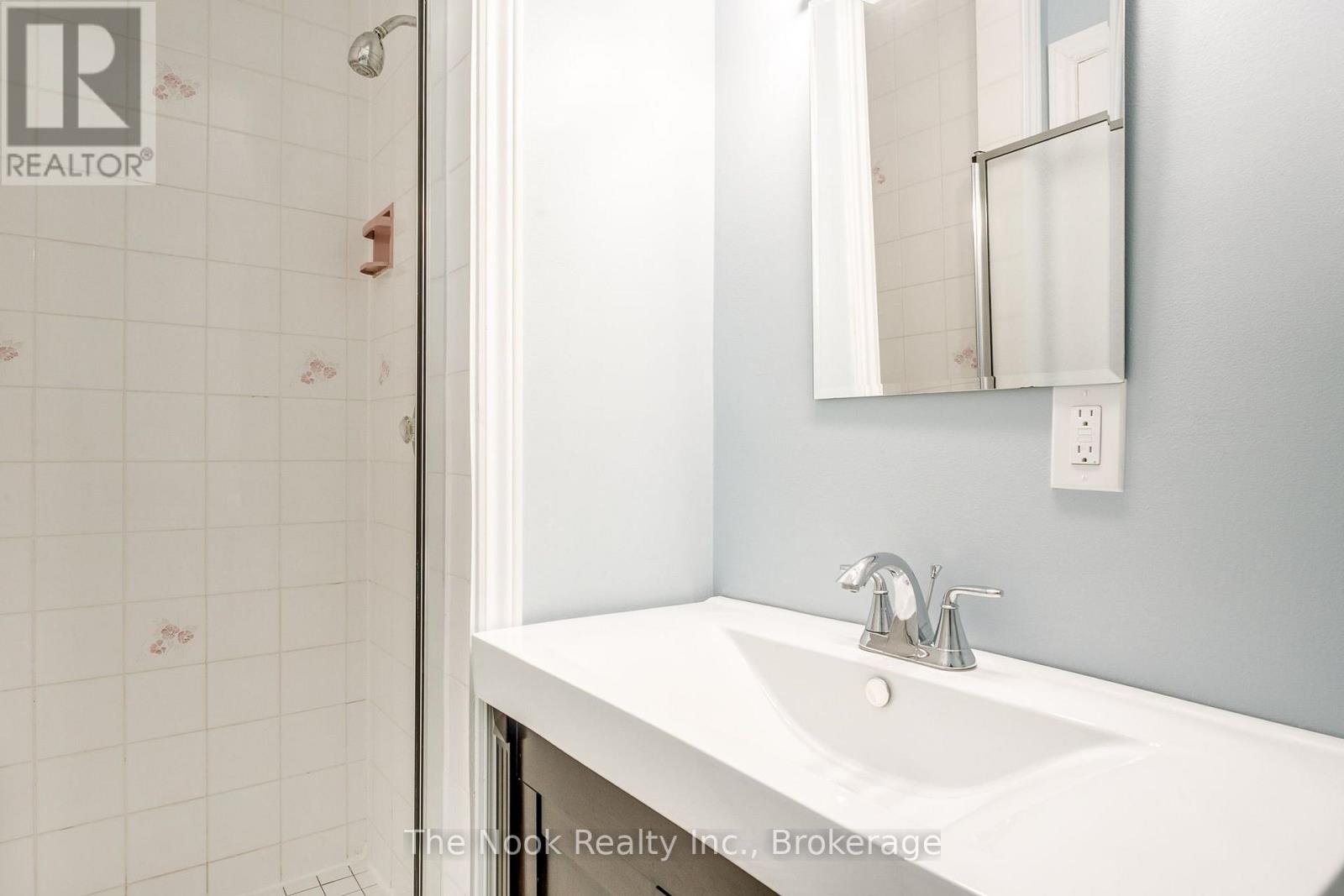 95 PEACOCK BOULEVARD - 8