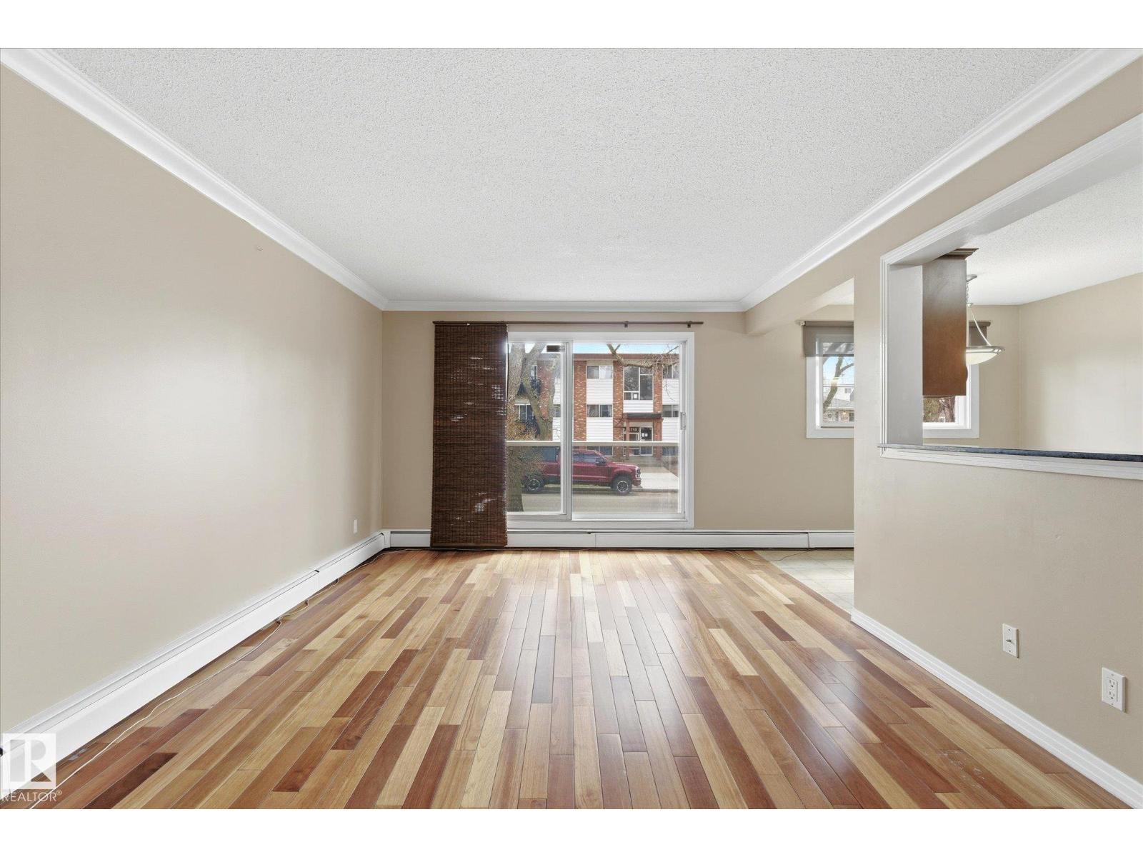 #204 10720 84 AV NW - 3