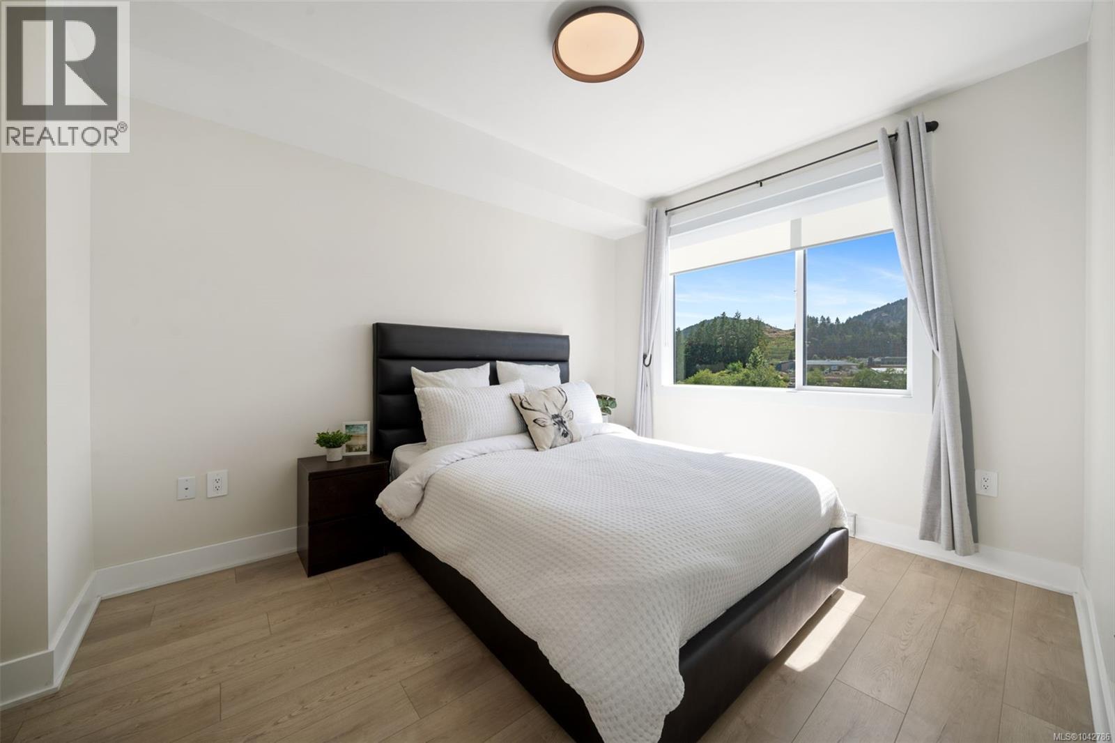 #306 1371 Goldstream Ave - 8