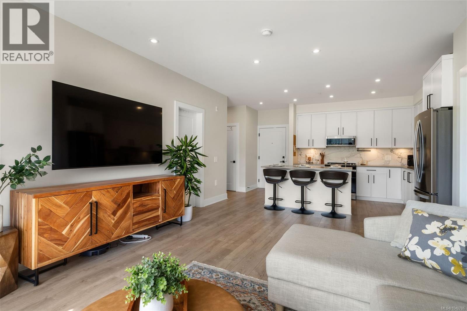 #306 1371 Goldstream Ave - 6