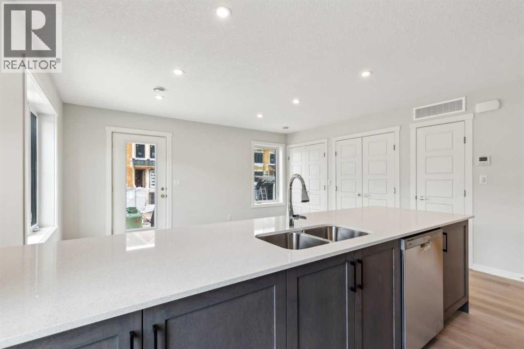 #101 63 Belmont Passage SW - 9