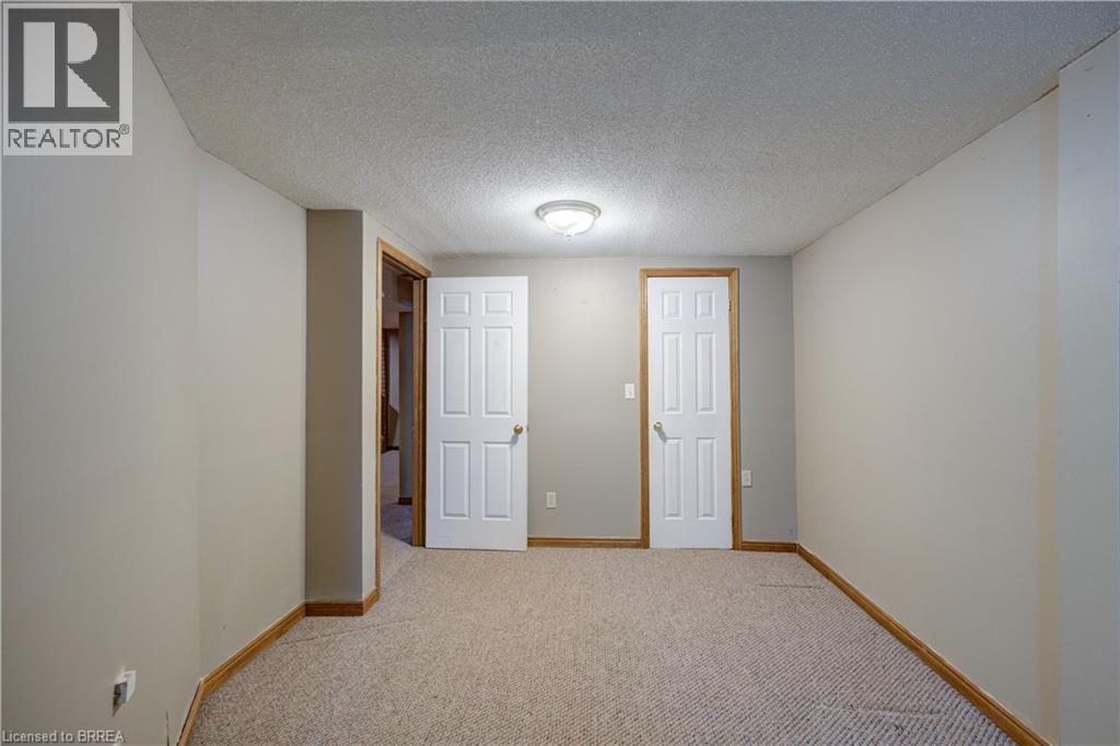 390 BRANTWOOD PARK Road - 33