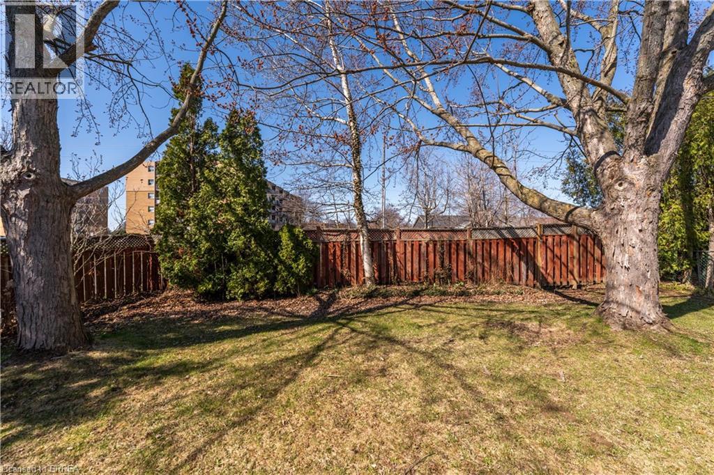 390 BRANTWOOD PARK Road - 44