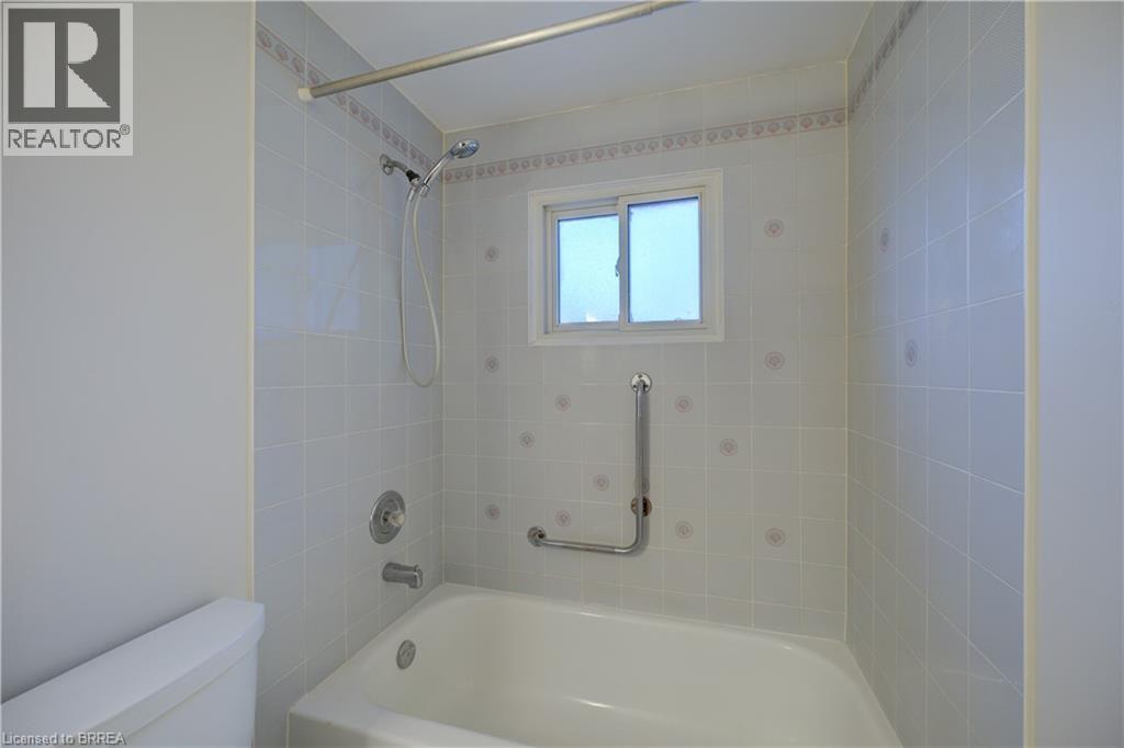 390 BRANTWOOD PARK Road - 14