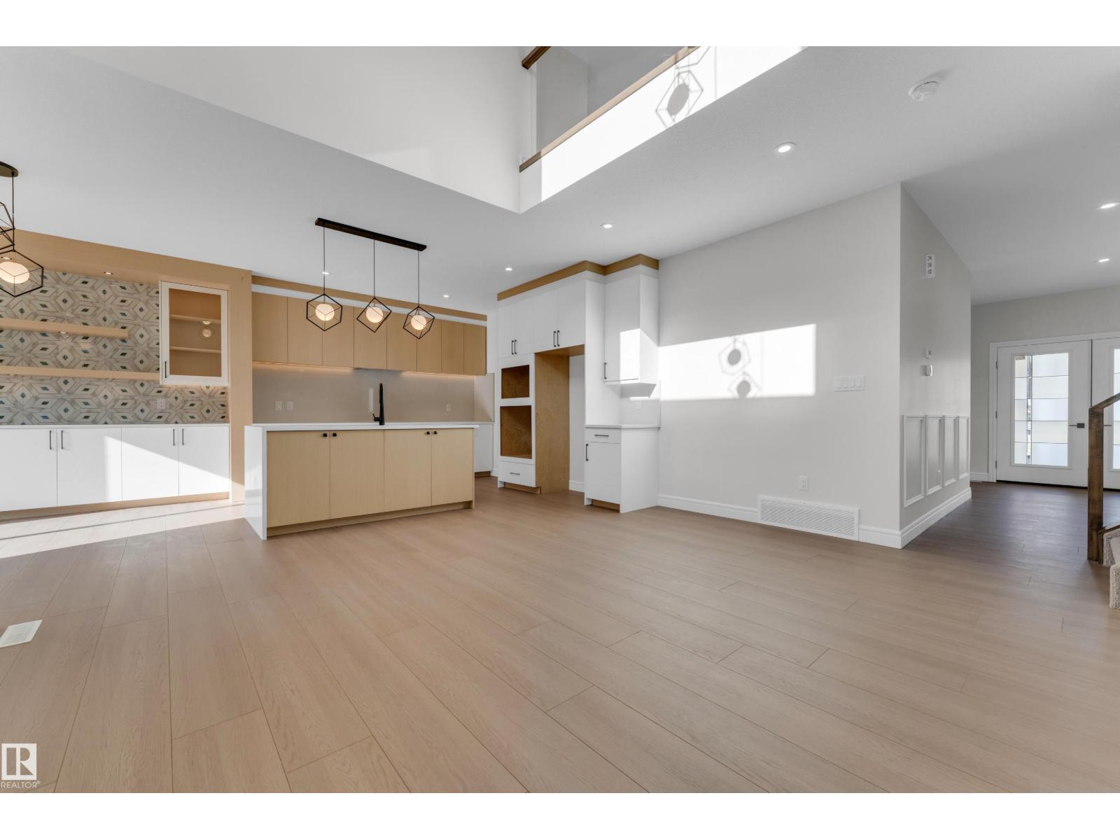 2824 194 ST NW - 18