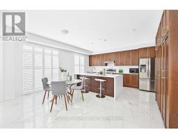 46 Frederick Taylor Way, East Gwillimbury, ON L0G1M0 Photo 12