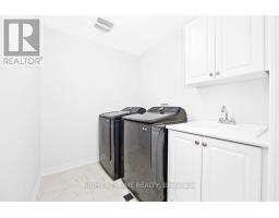 46 Frederick Taylor Way, East Gwillimbury, ON L0G1M0 Photo 24