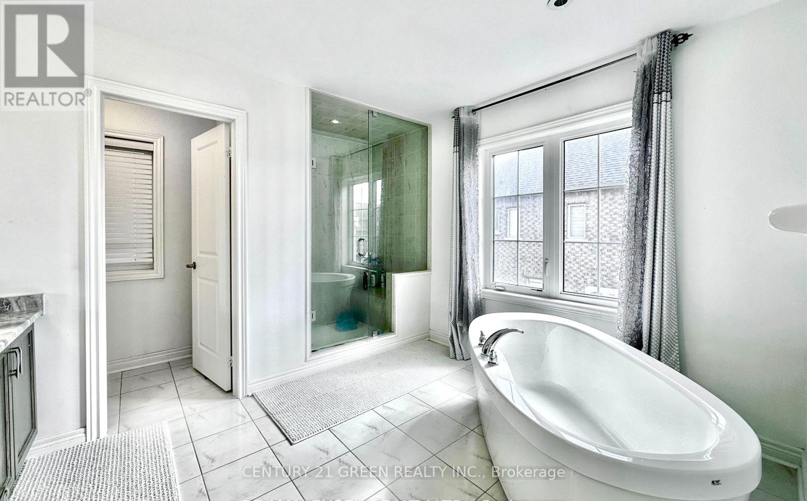 21 TUPLING STREET - 22