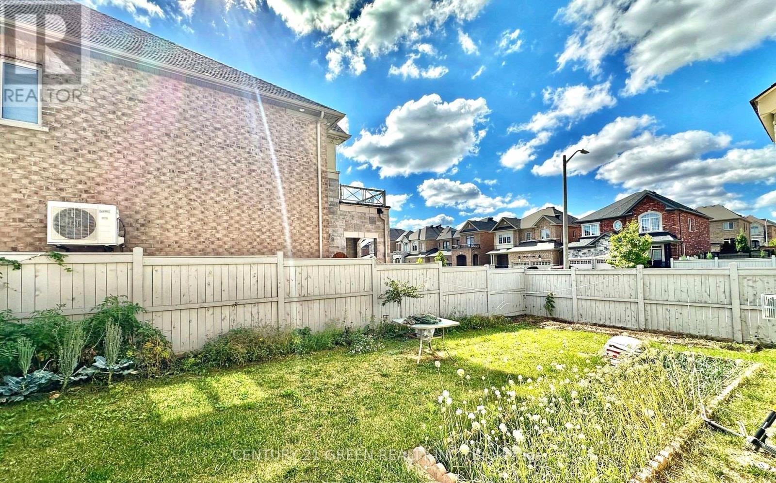 21 TUPLING STREET - 28