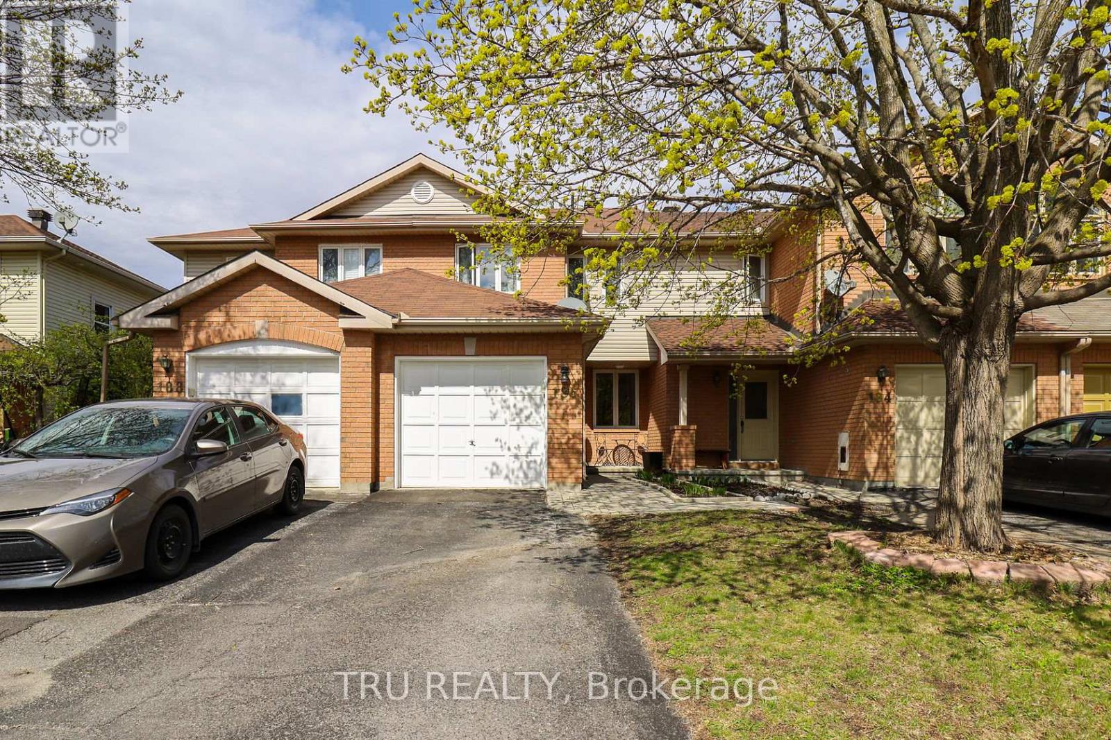 186 DAVENTRY CRESCENT - 1