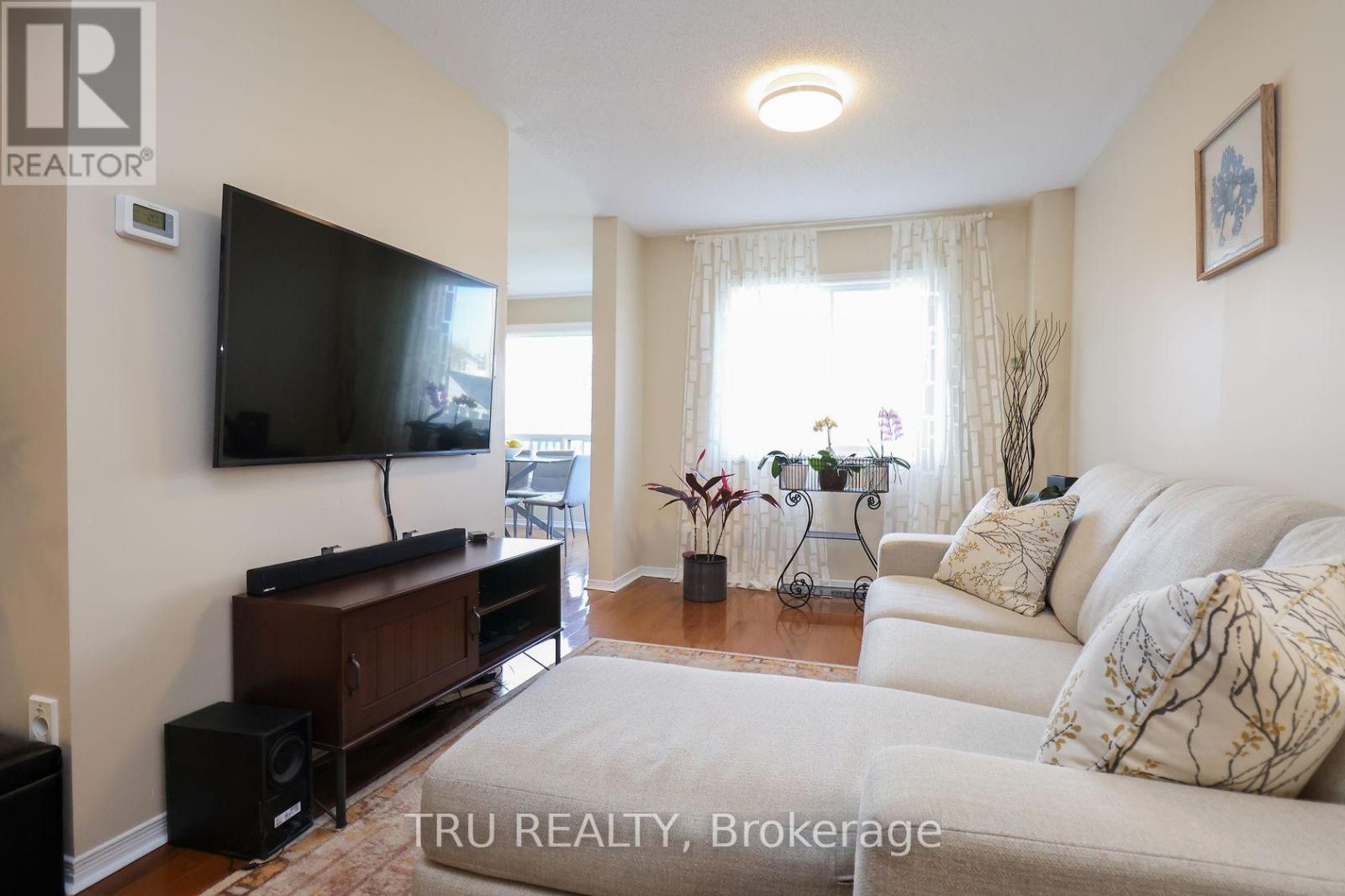186 DAVENTRY CRESCENT - 11
