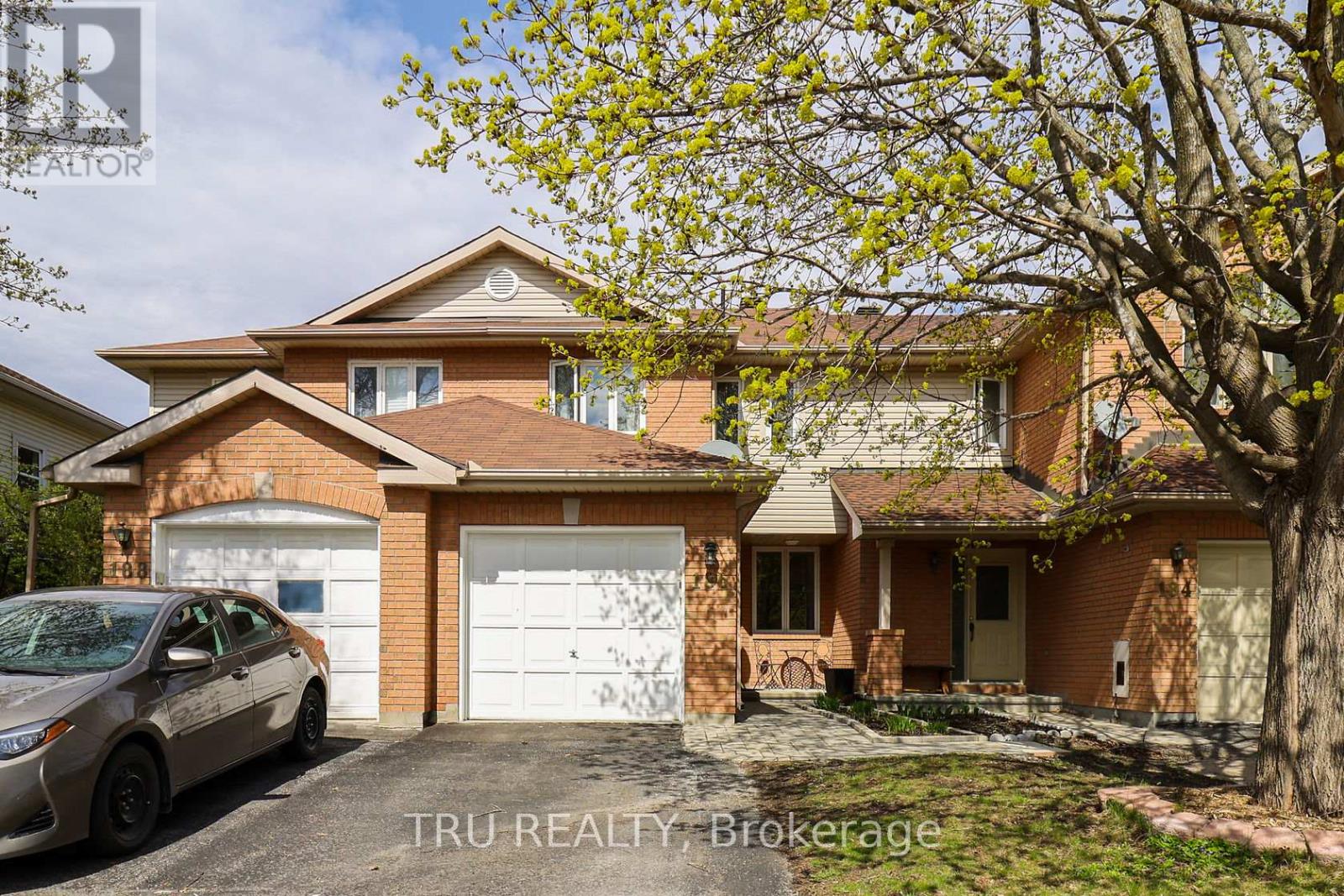 186 DAVENTRY CRESCENT - 2