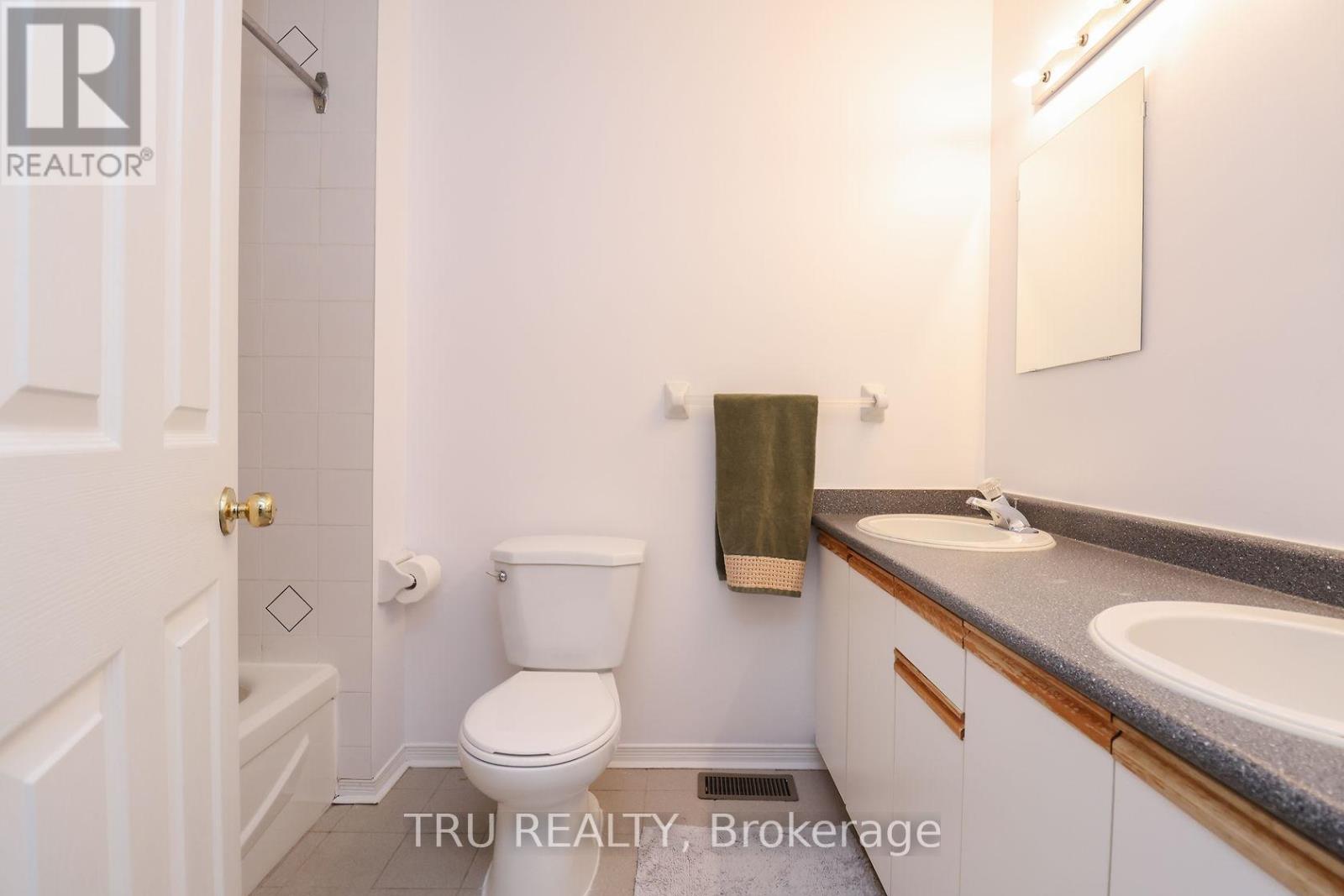 186 DAVENTRY CRESCENT - 32