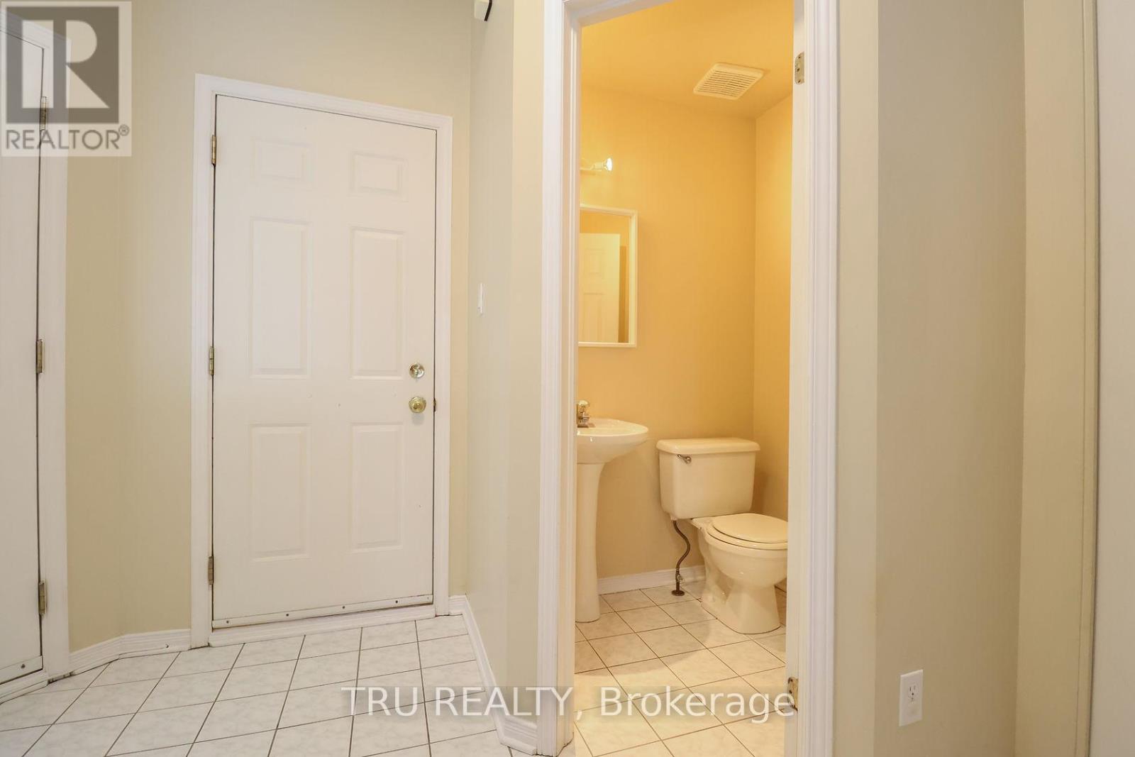 186 DAVENTRY CRESCENT - 37