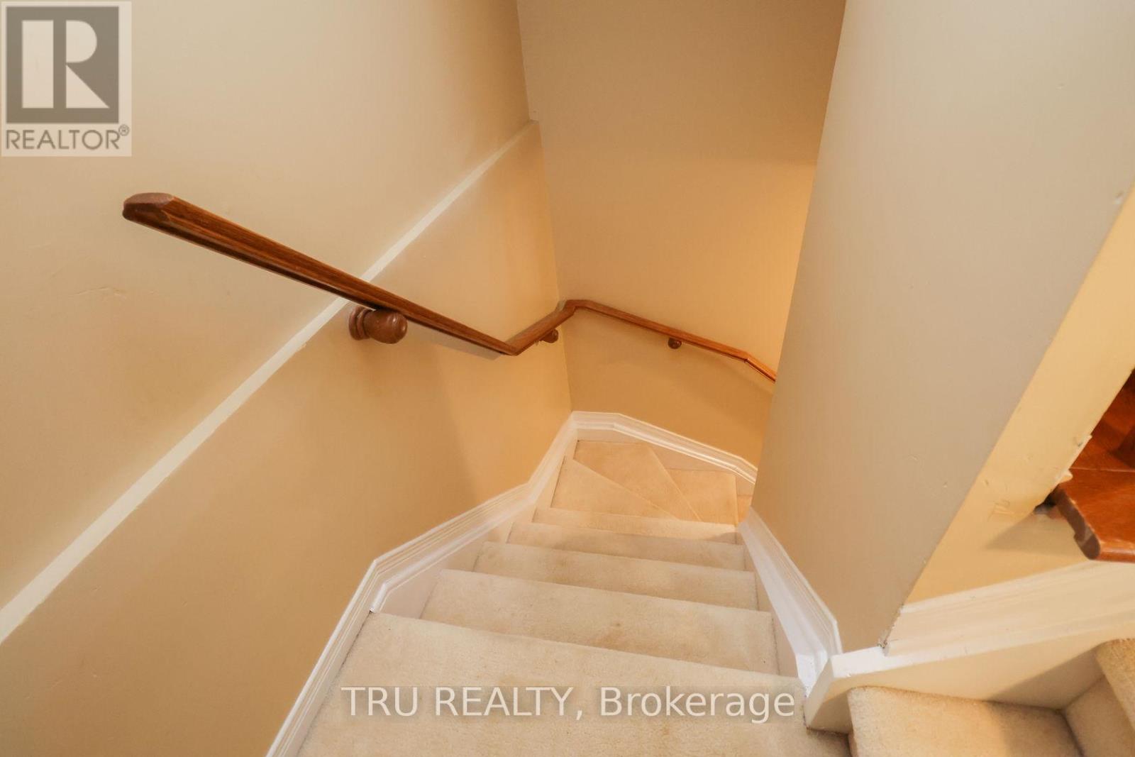 186 DAVENTRY CRESCENT - 39