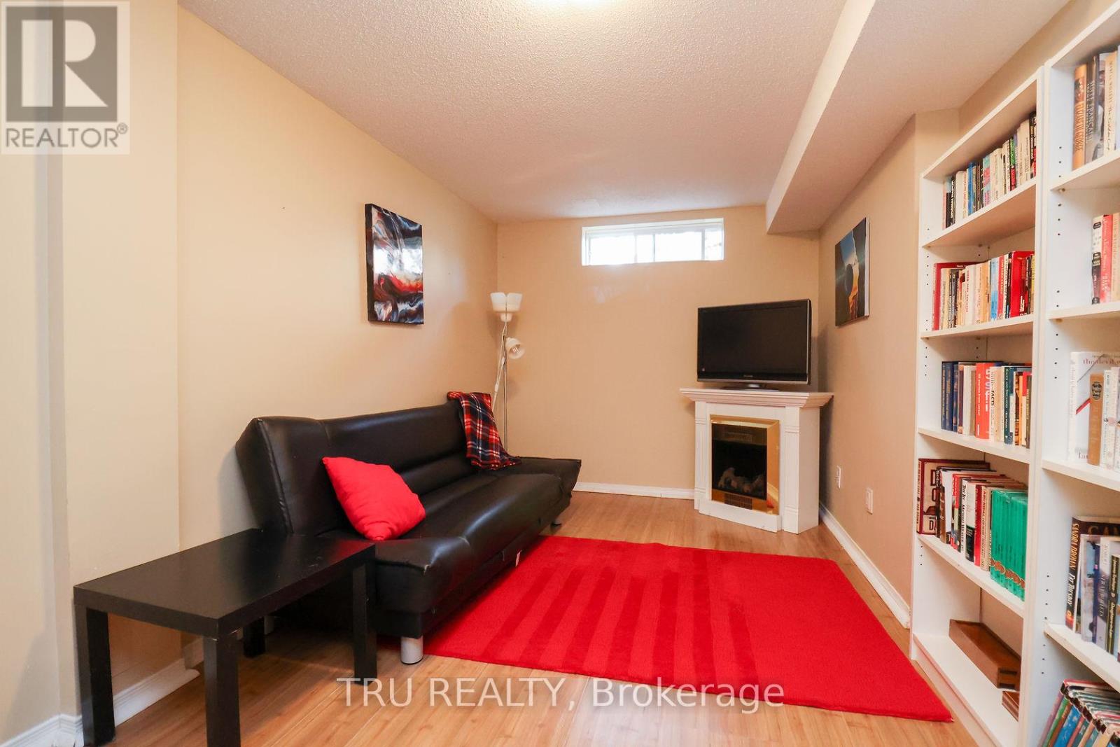 186 DAVENTRY CRESCENT - 41