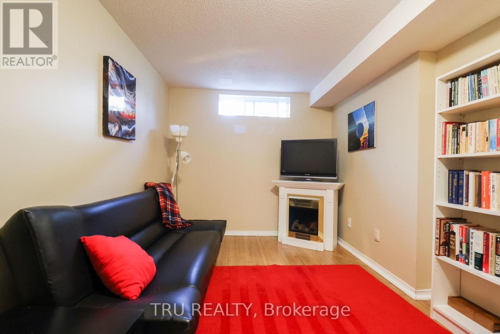 186 DAVENTRY CRESCENT - 42