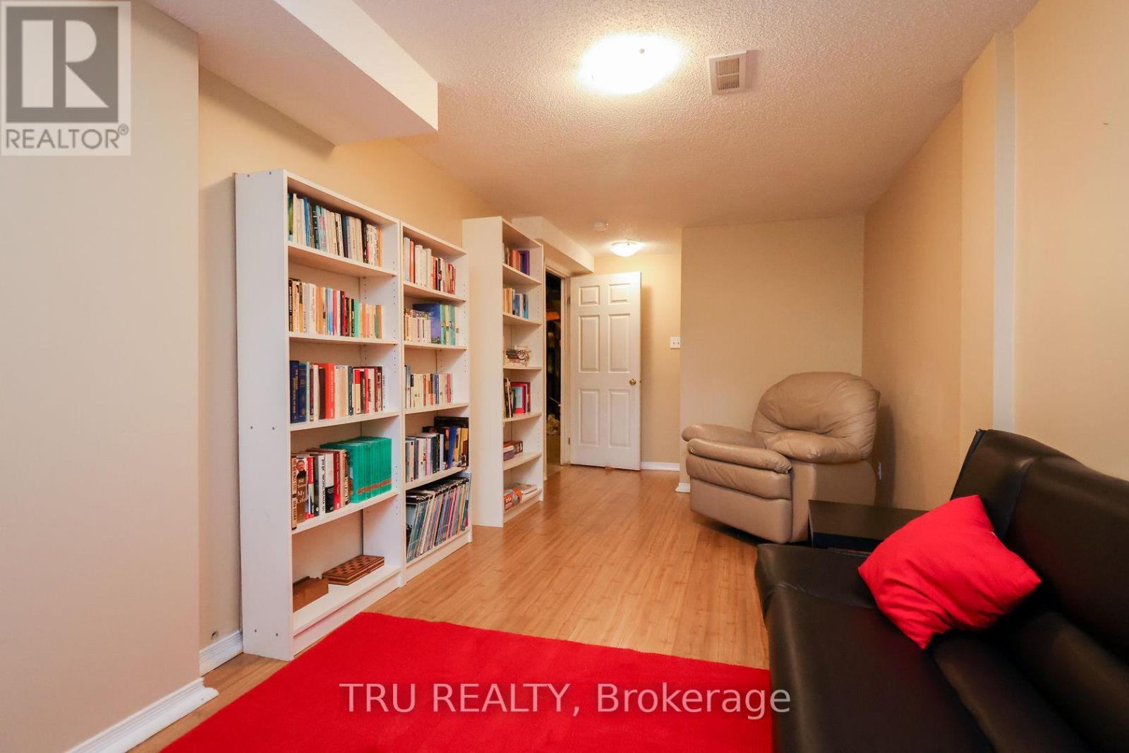 186 DAVENTRY CRESCENT - 43