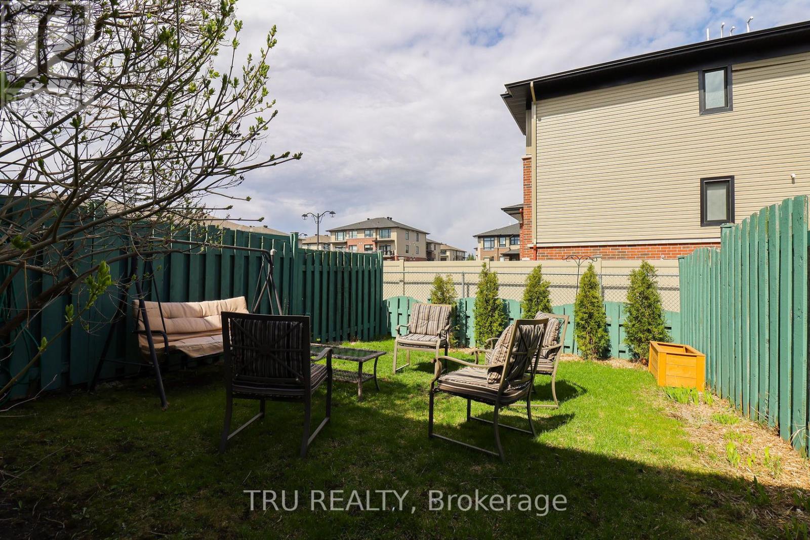 186 DAVENTRY CRESCENT - 45