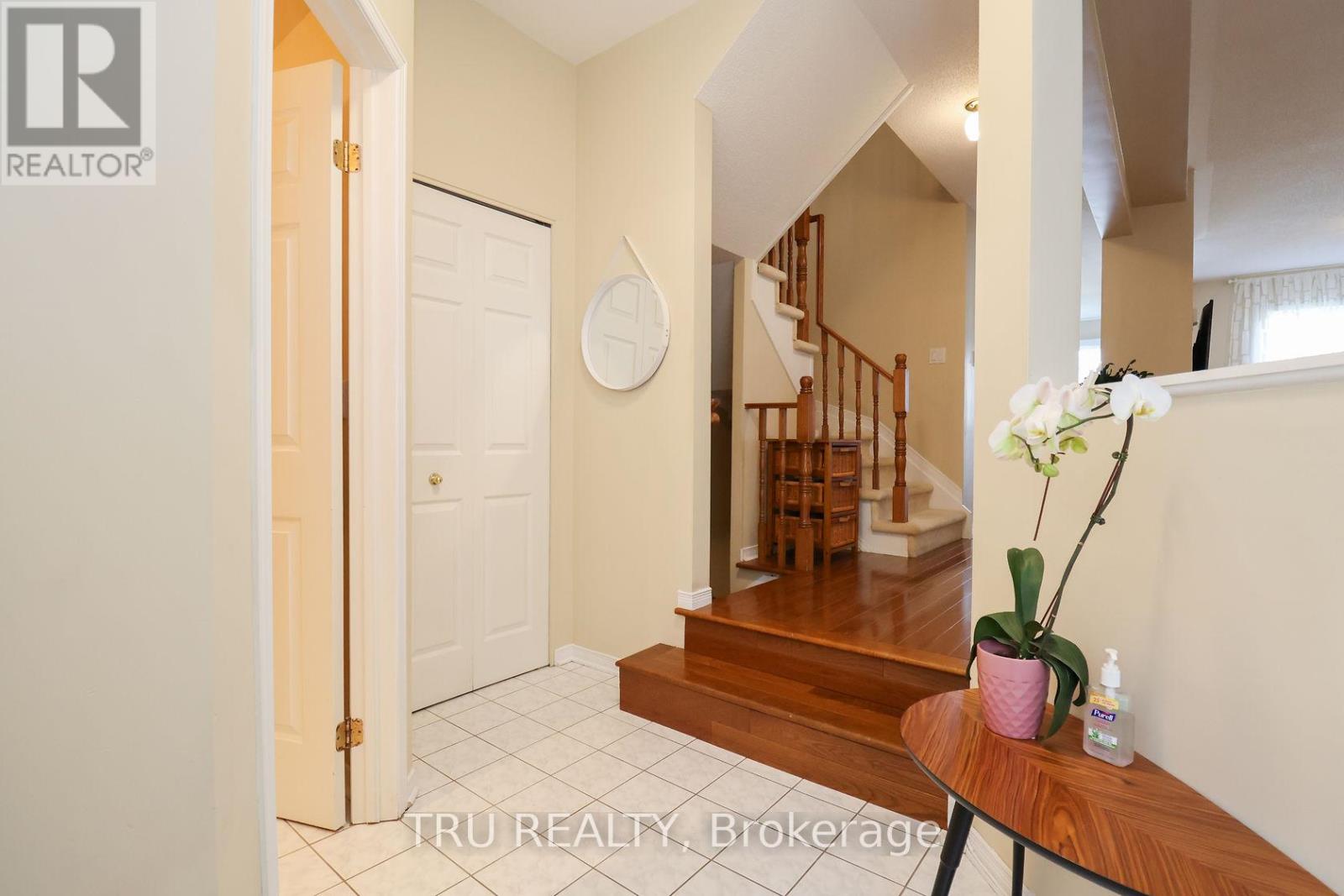 186 DAVENTRY CRESCENT - 6