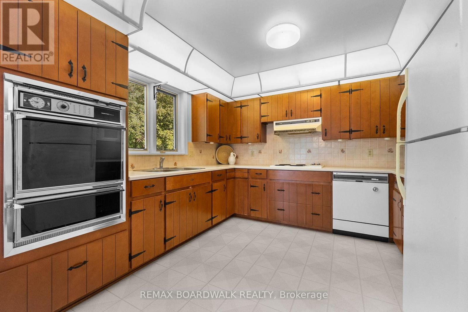 3572 WOODROFFE AVENUE, Ottawa. Luxury613. By Peter Sagos - Image 13