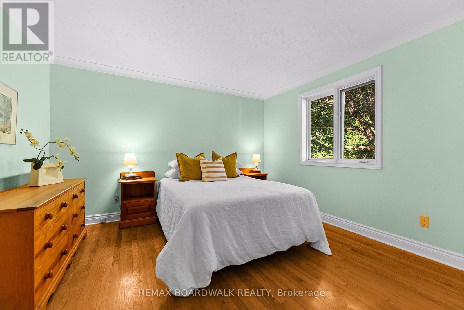 3572 WOODROFFE AVENUE, Ottawa. Luxury613. By Peter Sagos - Image 18