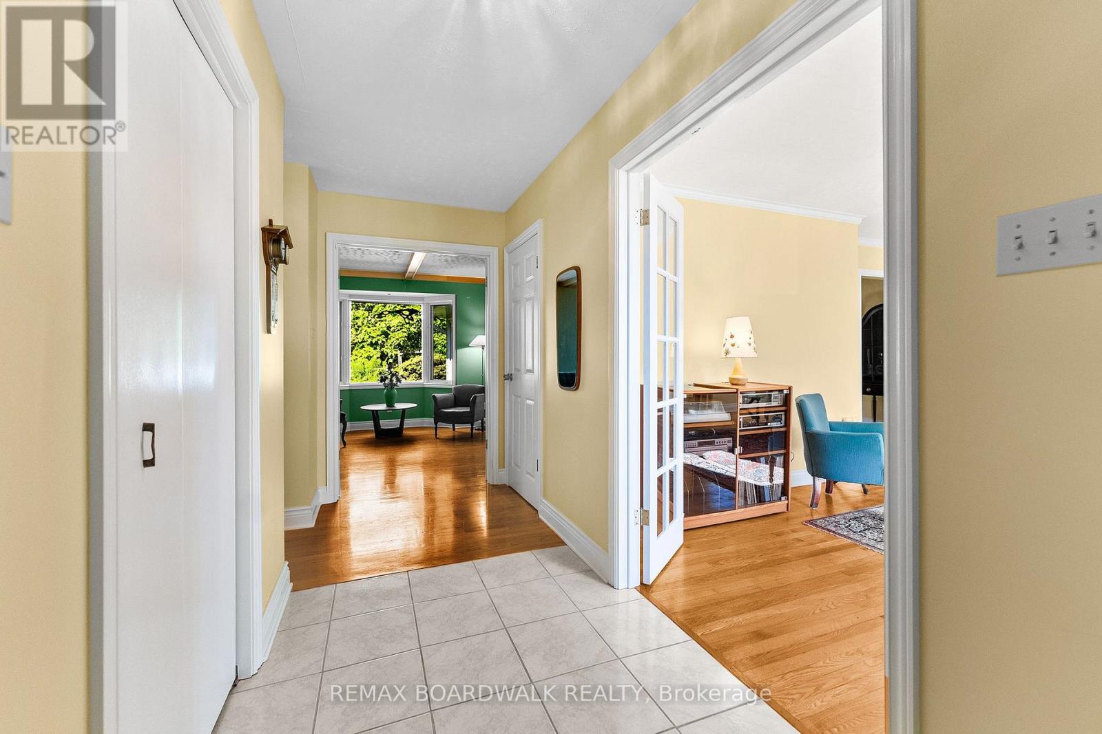 Oversized foyer,  & abundance of natural light.