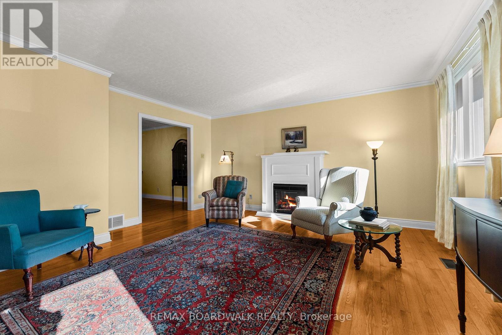 Beautifully sized formal living room
