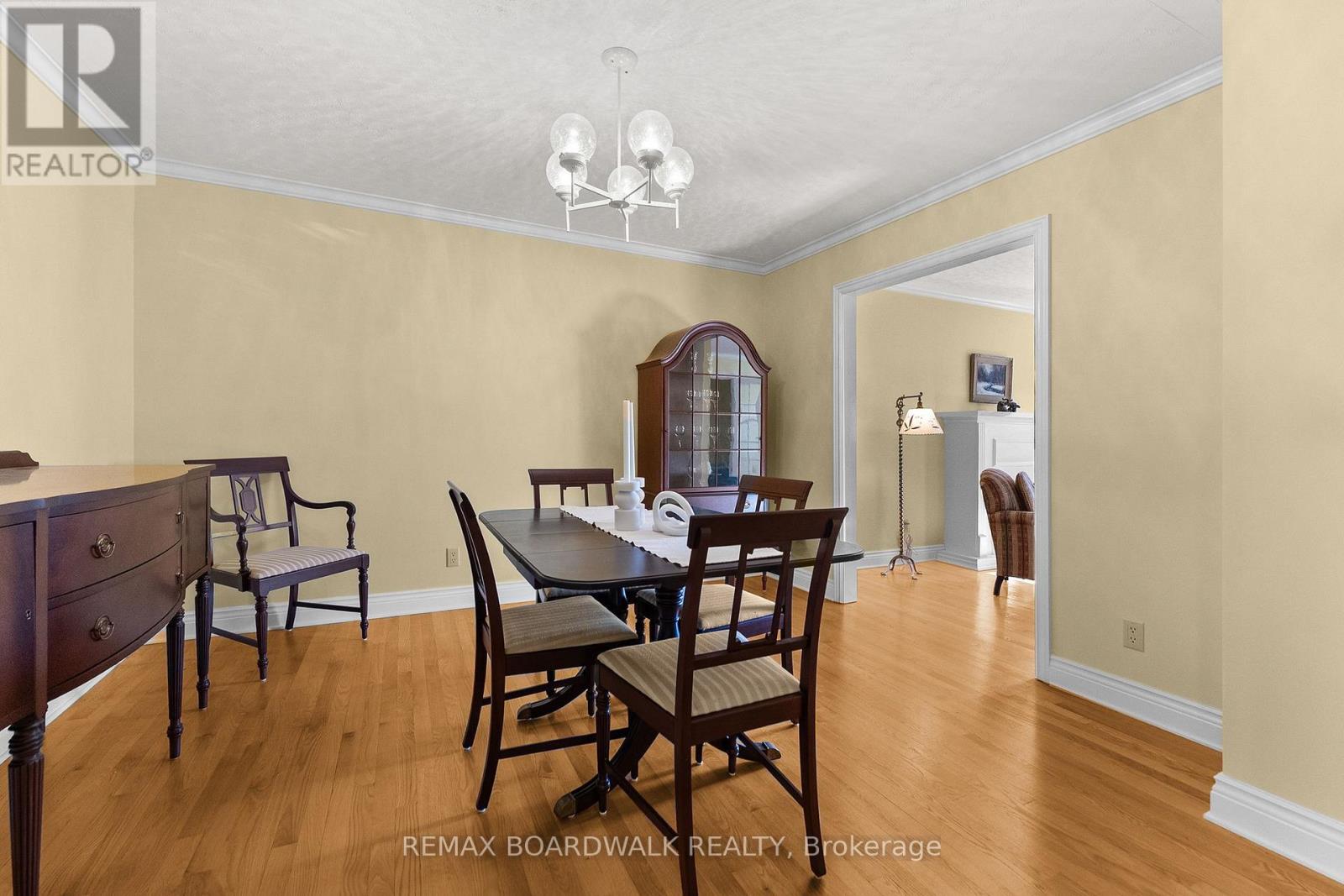 3572 WOODROFFE AVENUE, Ottawa. Luxury613. By Peter Sagos - Image 9