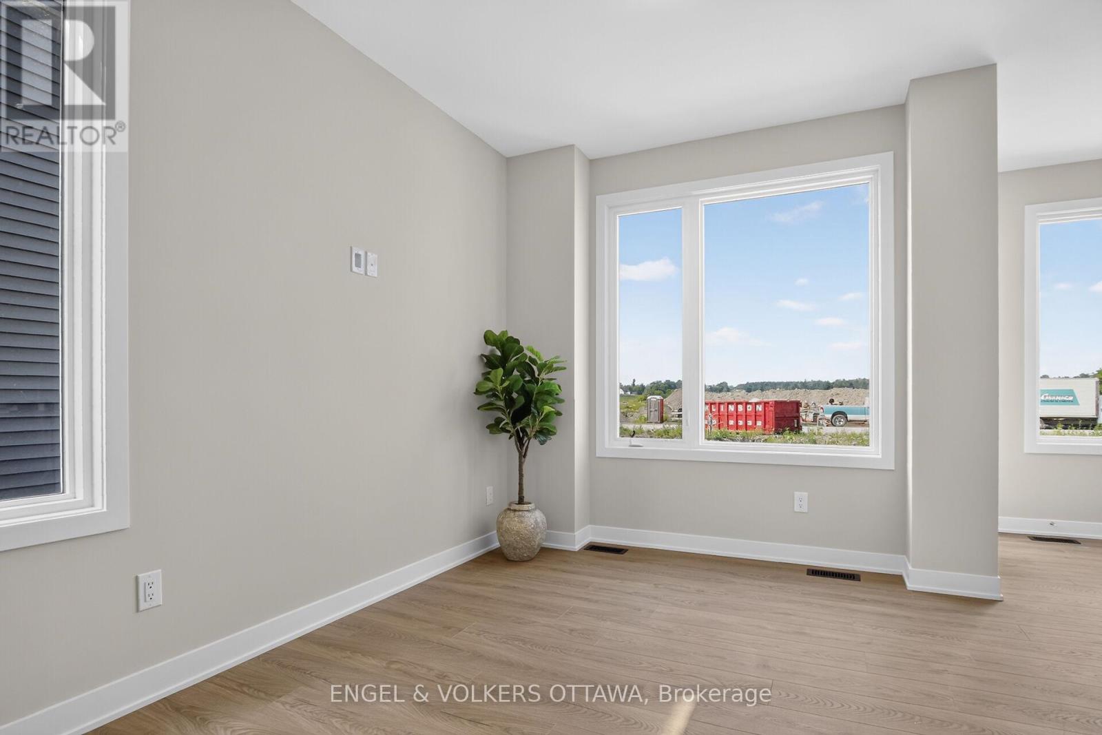 728 HAFLINGER ROW - 10