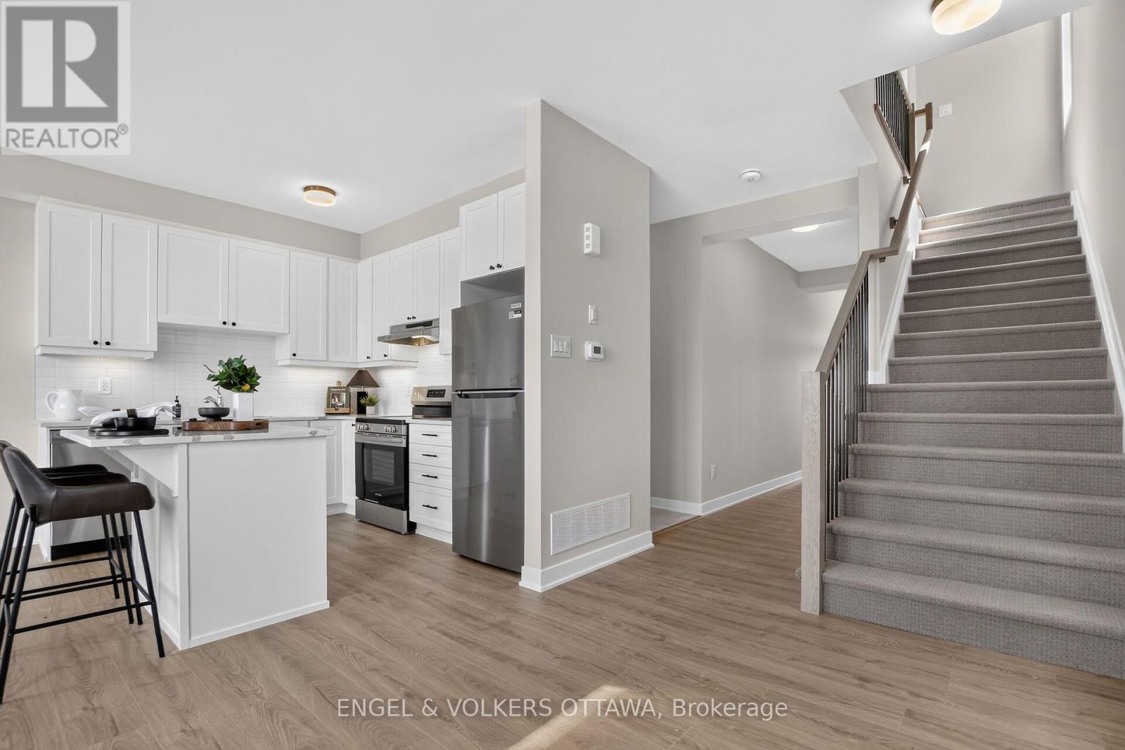 728 HAFLINGER ROW - 12