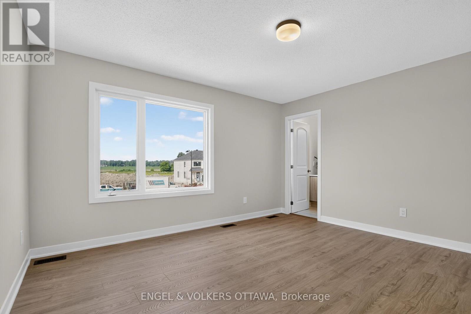 728 HAFLINGER ROW - 17