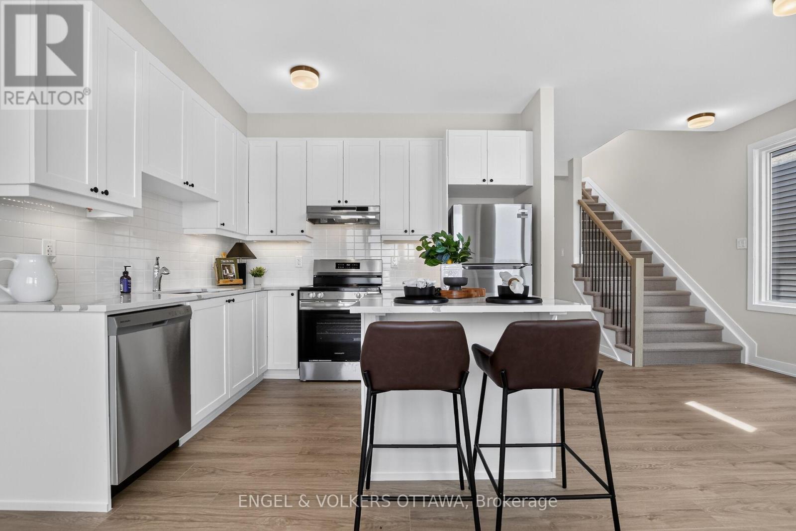 728 HAFLINGER ROW - 2