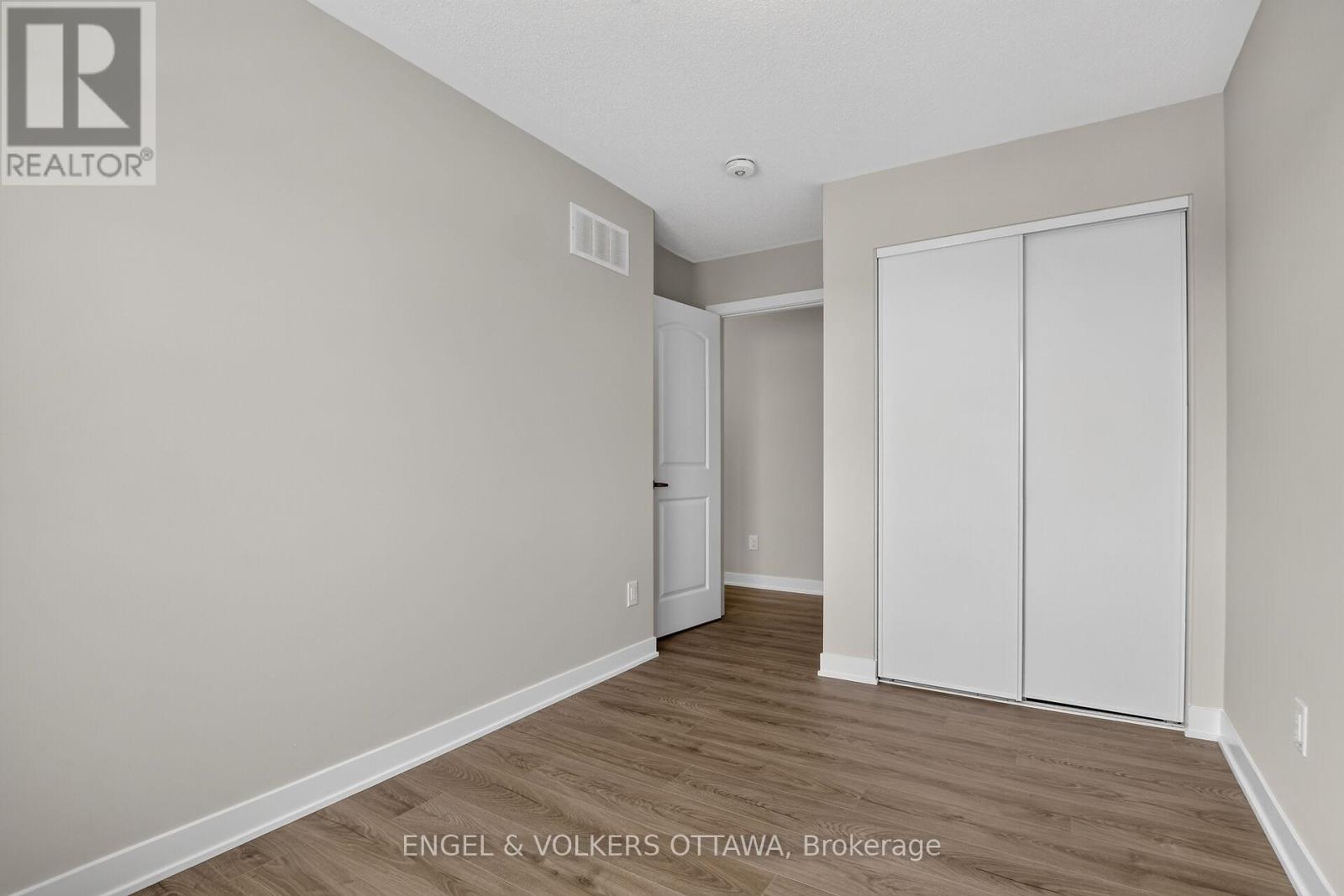 728 HAFLINGER ROW - 22