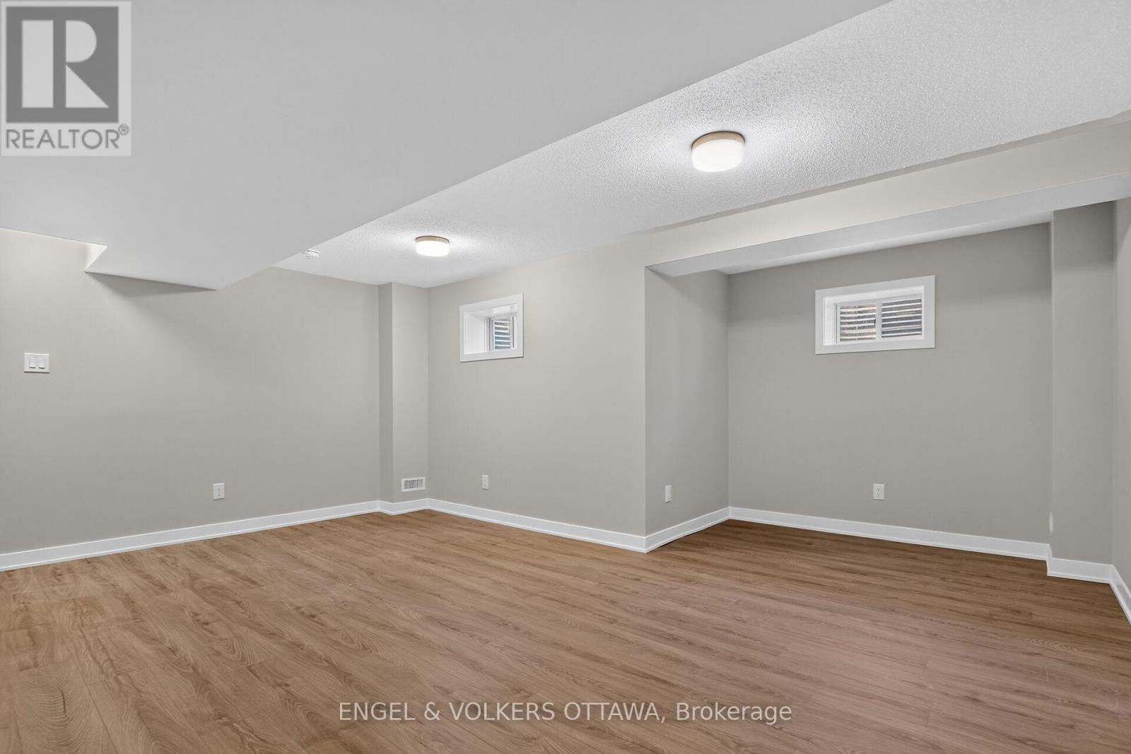 728 HAFLINGER ROW - 29