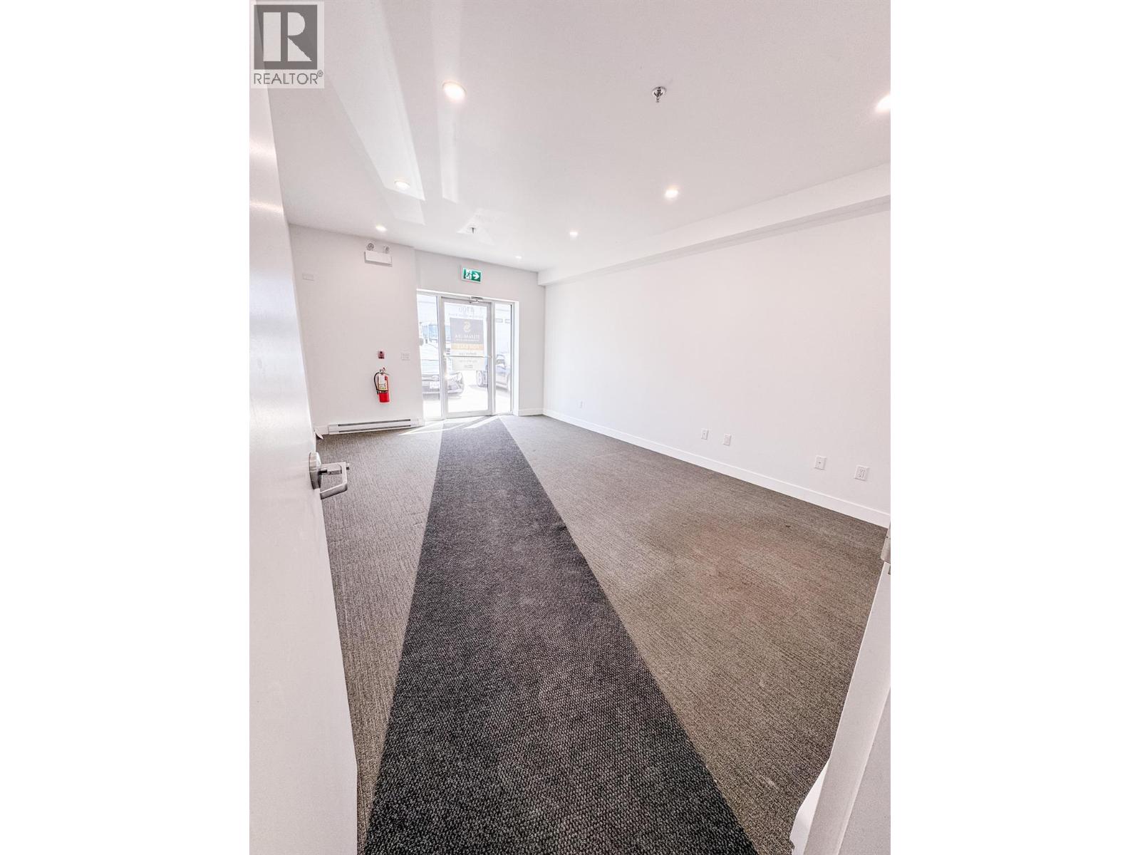 106 310 Hiram Walker Court, Kelowna
