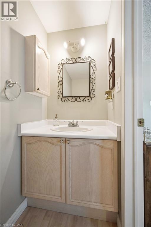 #21 459 BEECHWOOD Place - Image 12