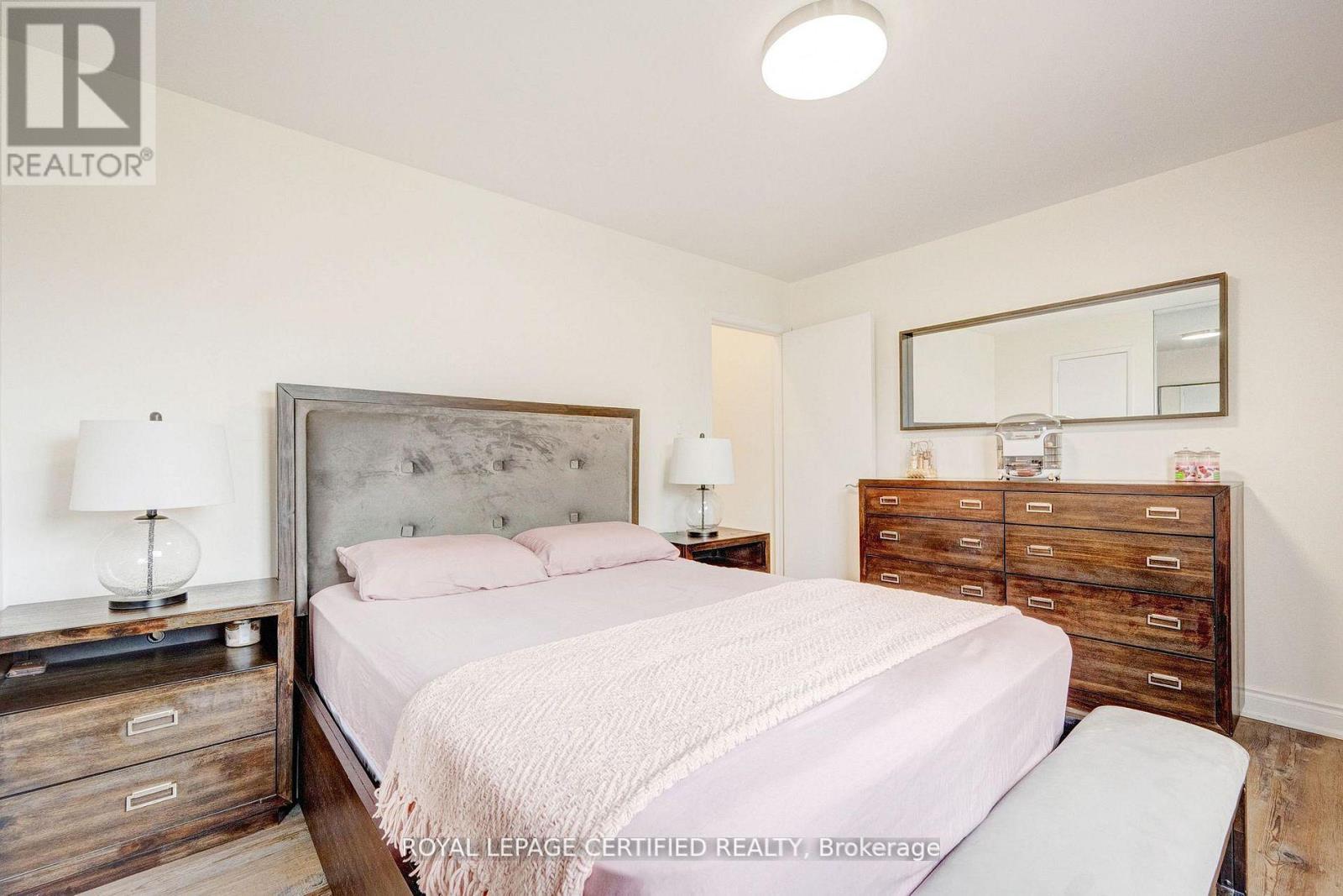 #91 371 BRONTE STREET S - 16
