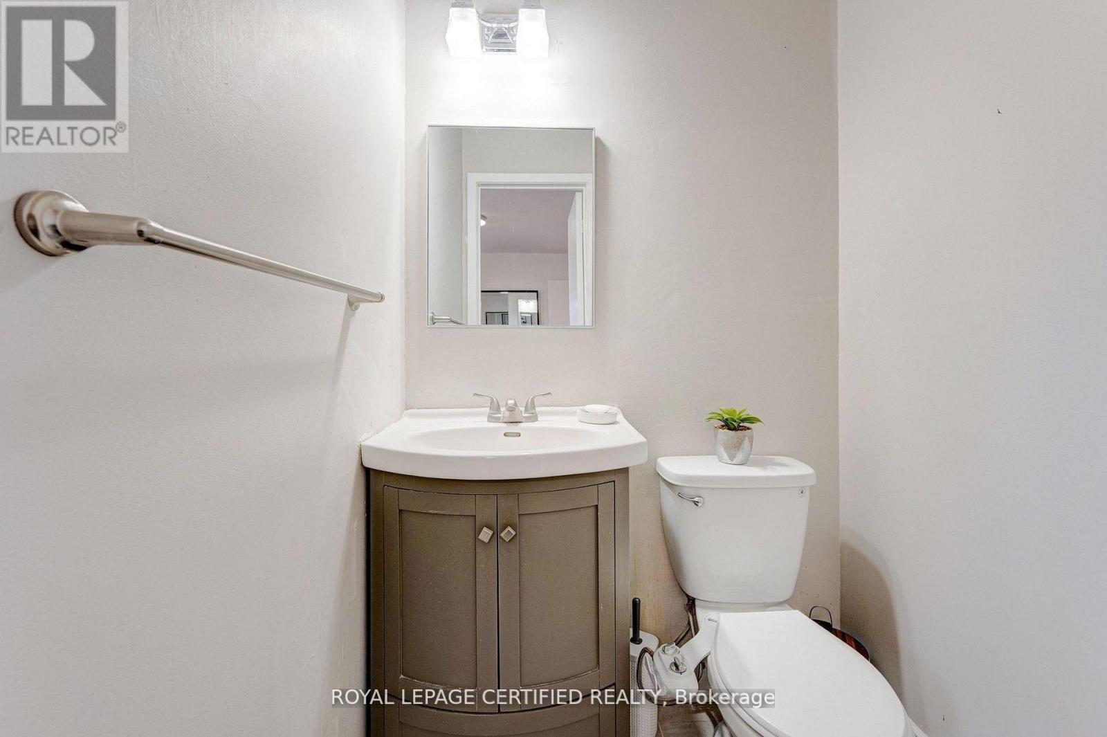 #91 371 BRONTE STREET S - 18