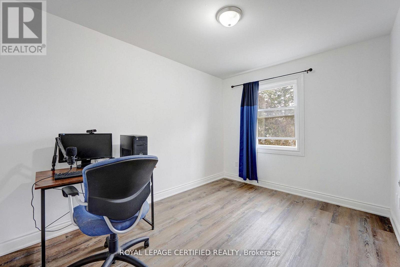 #91 371 BRONTE STREET S - 25